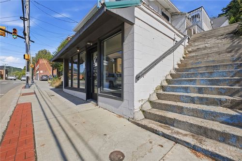 352 W King St, Boone, NC, 28607-3519 | Card Image