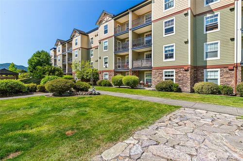 b301-690 32nd St, Bellingham, WA, 98225-6925 | Card Image