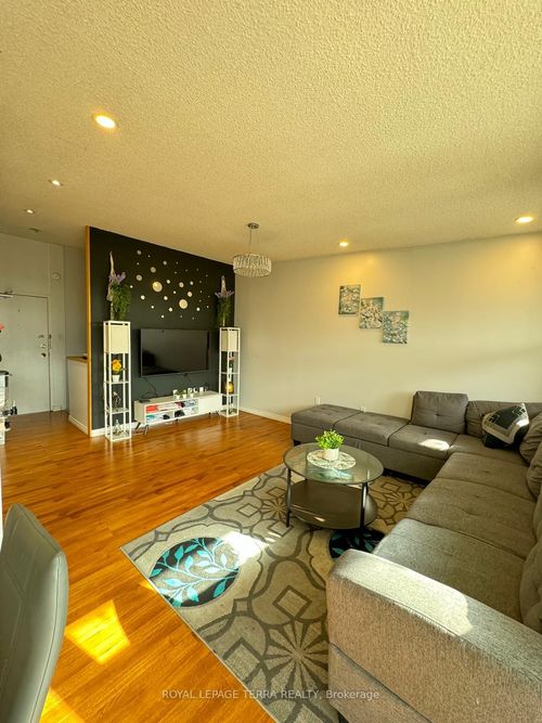 602-4064 Lawrence Ave E, Scarborough, ON, M1E4V6 | Card Image