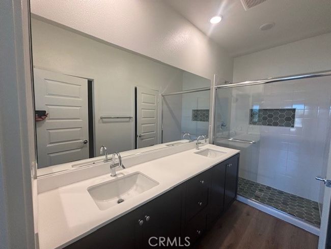 Main Bedroom Bathroom | Image 28