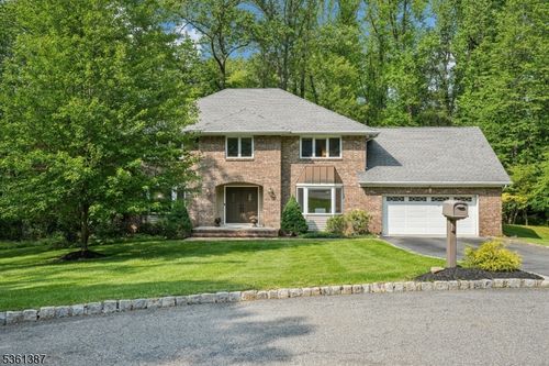 4 Shelter Cove Rd, Morris Plains, NJ, 07950-1434 | Card Image