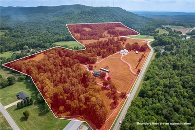 171 Nc Highway 127, House other with 8 bedrooms, 4 bathrooms and null parking in Taylorsville NC | Image 3