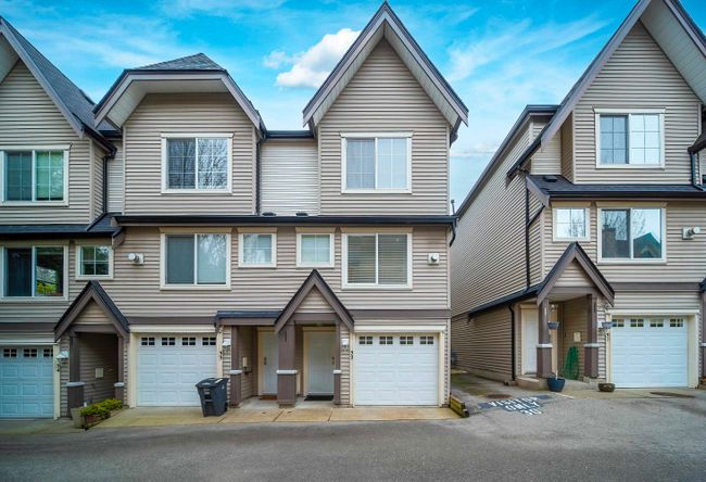 32 - 15355 26 Avenue, Townhouse with 3 bedrooms, 2 bathrooms and 2 parking in Surrey BC | Image 1