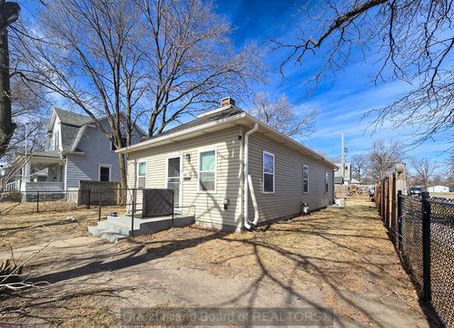 422 E 10th St, Grand Island, NE, 68801-3924 | Card Image