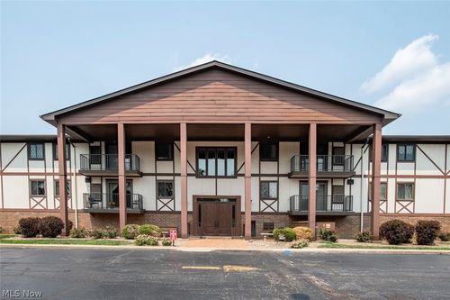 203-4849 Grace Rd, North Olmsted, OH, 44070-3766 | Card Image