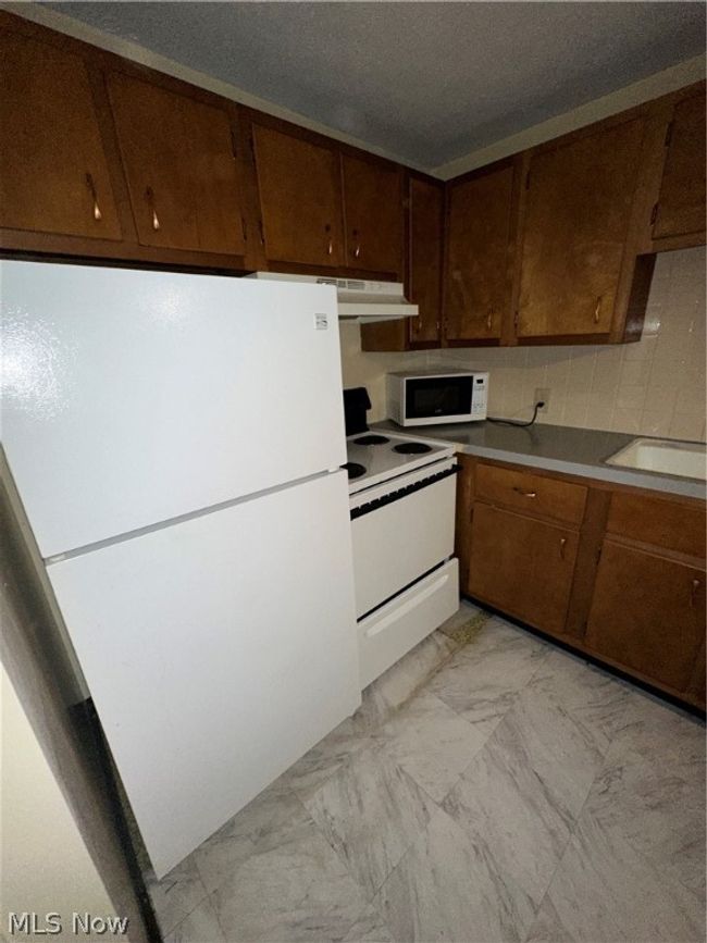 1 2016 Woodlawn, Sold in Canton Zoocasa