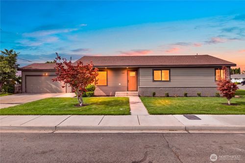 903 6th Ave Se, Quincy, WA, 98848-1502 | Card Image