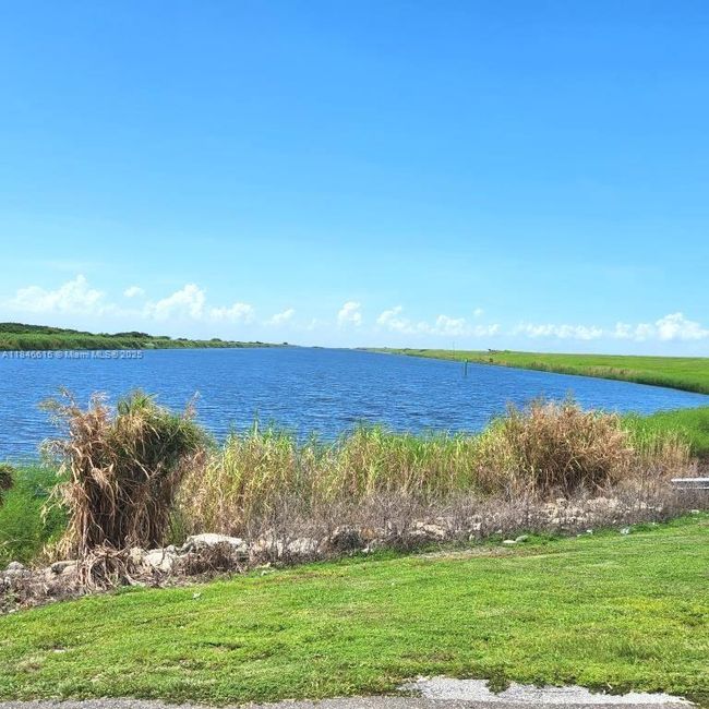 3250 Bacom Point Rd, House other with 5 bedrooms, 2 bathrooms and null parking in Pahokee FL | Image 16