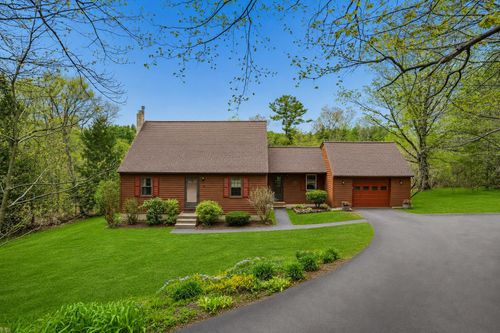 93 English Range Rd, Derry, NH, 03038-5400 | Card Image