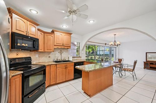 111-7 Greenway Vlg N, Royal Palm Beach, FL, 33411-2929 | Card Image