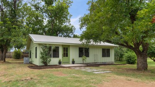 400 E Hamilton St, Llano, TX, 78643-1423 | Card Image