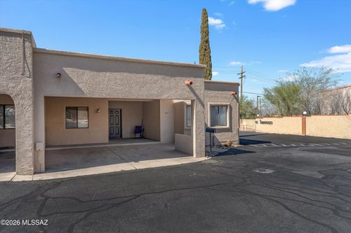 8687 N Avenida Amatista, Tucson, AZ, 85704-6608 | Card Image