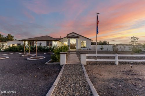 2863 E Cedar Waxwing Dr, Gilbert, AZ, 85298-9242 | Card Image