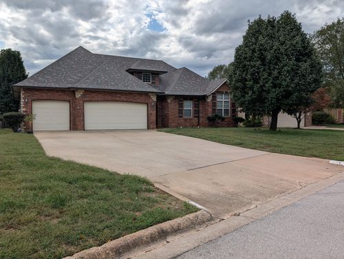 802 E Current Dr, Ozark, MO, 65721-4242 | Card Image