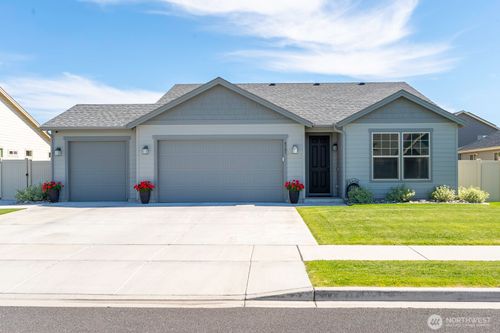 4721 W Wren St, Moses Lake, WA, 98837-5118 | Card Image