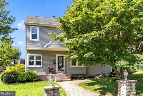 533 Avenue F, FEASTERVILLE TREVOSE, PA, 19053-4623 | Card Image