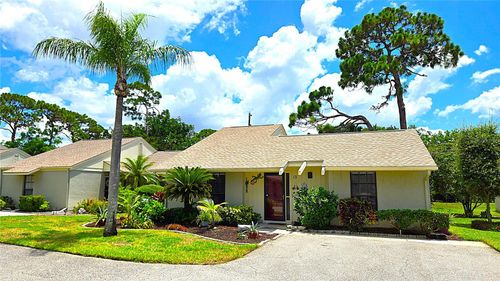 13 Windrush Bay Dr, TARPON SPRINGS, FL, 34689-1202 | Card Image