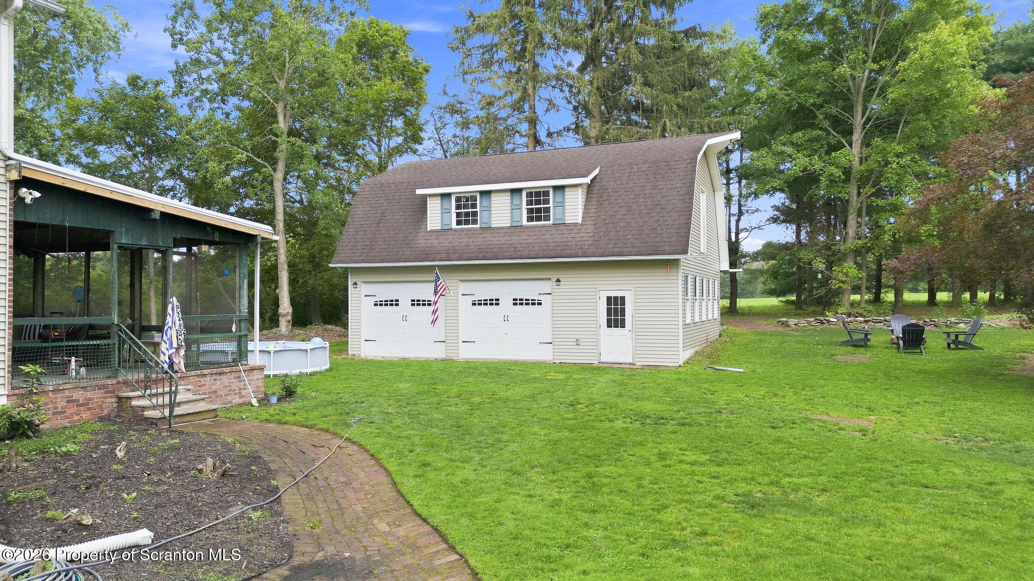 Residential in Waverly Twp 5