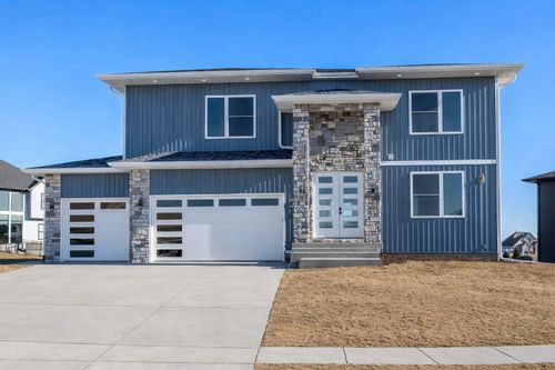 6589 Blackbird Ln, Bettendorf, IA, 52722-2454 | Card Image