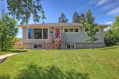 2027 37 St Sw, Calgary, AB, T3E3A5 | Card Image