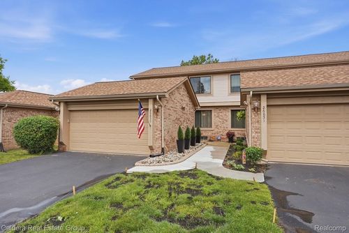 26639 Evergreen Meadows Court, Southfield, MI, 48076 | Card Image