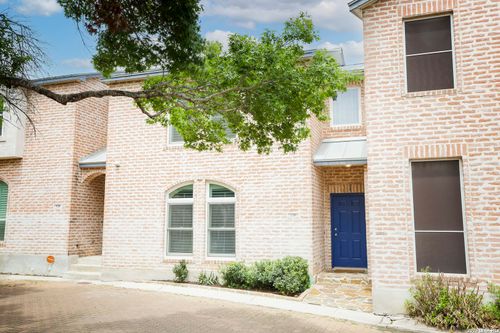 130 Oakwell Farms Pkwy, San Antonio, TX, 78218-1786 | Card Image