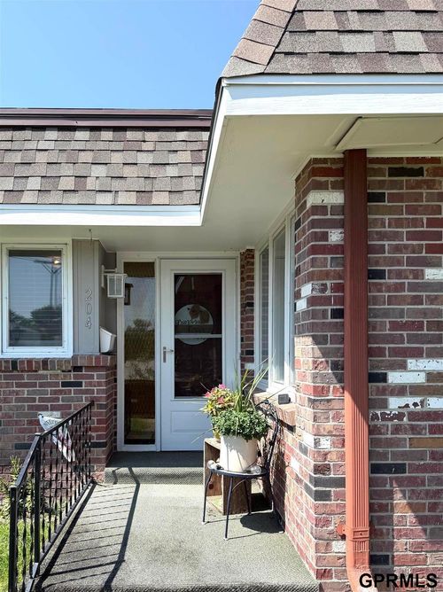 204 N 8th Street, Geneva, NE, 68361 | Card Image