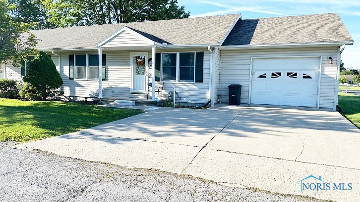 Hart Ave, Fostoria, OH 44830