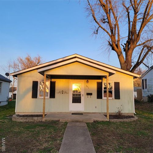 904 Springfield Rd, Owensville, MO, 65066-1212 | Card Image