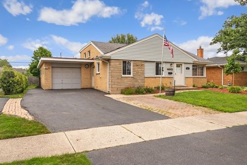 435 E Park Ave, Elmhurst, IL, 60126-3609 | Card Image