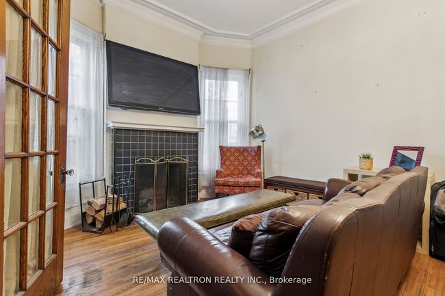 177 Dowling Ave, House other with 8 bedrooms, 3 bathrooms and 2 parking in Toronto ON | Image 9