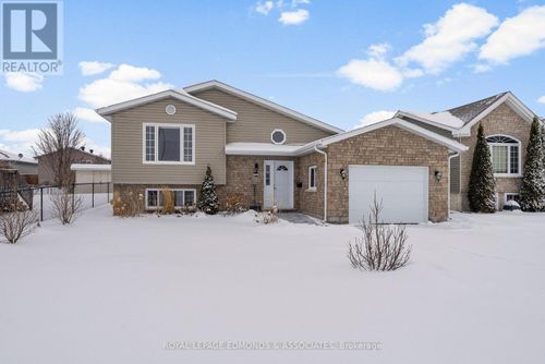 492 Sheppard Road, Pembroke, ON, K8A0A7 | Card Image