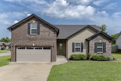 1944 Jackie Lorraine Dr, House other with 3 bedrooms, 2 bathrooms and 4 parking in Clarksville TN | Image 1