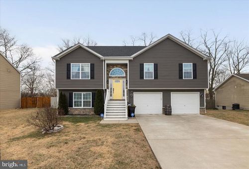 127 Owl Ave, MARTINSBURG, WV, 25405-2402 | Card Image