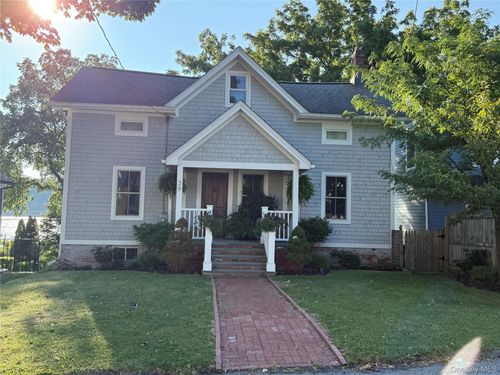 39 Point St, Wappingers Falls, NY, 12590-5529 | Card Image