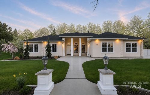 977 N Woodvalley Pl, Eagle, ID, 83616-3587 | Card Image