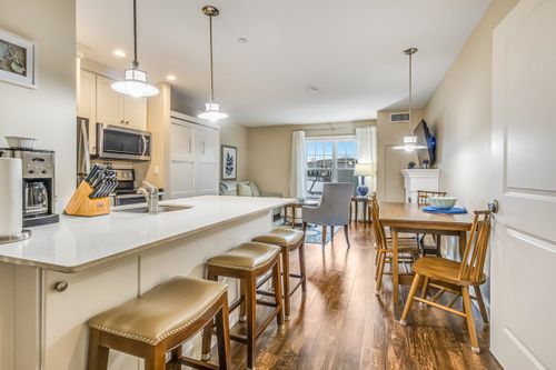 210212-1 Ocean Ave, York, ME, 03909-6576 | Card Image