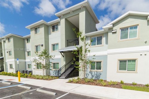 301-8247 Tanager Sq, New Port Richey, FL, 34655-2911 | Card Image