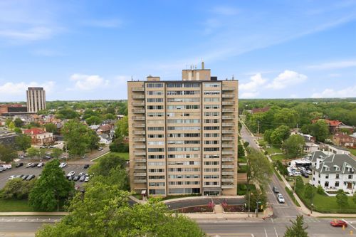 606-1620 E Broad St, Columbus, OH, 43203-2021 | Card Image