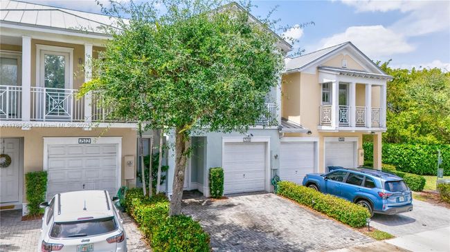 7514 Nw 108 Th Path, Townhouse with 3 bedrooms, 3 bathrooms and null parking in Doral FL | Image 11
