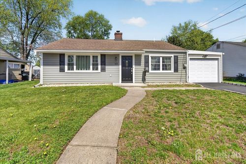 13 Comstock Rd, Edison, NJ, 08817-3819 | Card Image