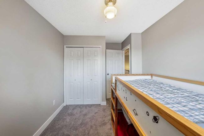 6 Glamis Gardens Sw, Home with 3 bedrooms, 2 bathrooms and 2 parking in Calgary AB | Image 20