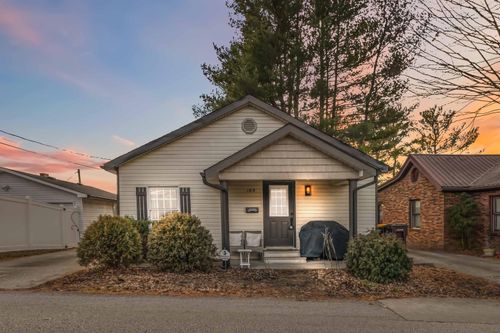 103 W Limestone St, Somerset, KY, 42501-1623 | Card Image