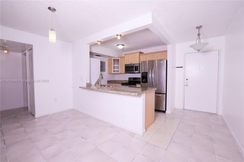 207b-8873 Fontainebleau Blvd, Miami, FL, 33172 | Card Image