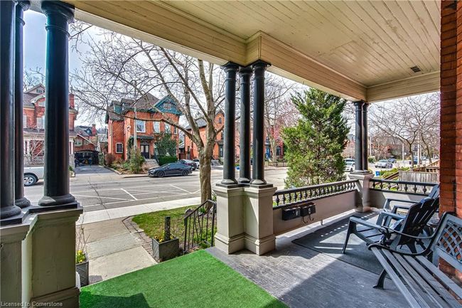 204 Herkimer St, Home with 5 bedrooms, 4 bathrooms and 2 parking in Hamilton ON | Image 4