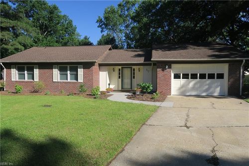 517 Norman Ln, Virginia Beach, VA, 23452-5741 | Card Image