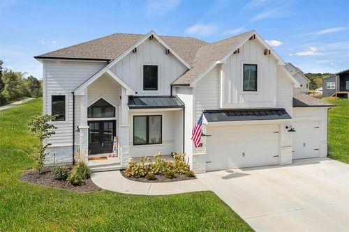 8320 Nw 89th Ter, Kansas City, MO, 64153-1932 | Card Image