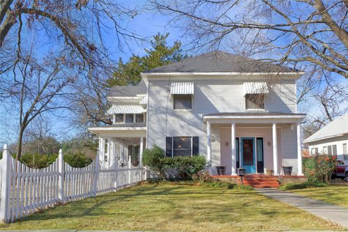 213 S Clements St, Gainesville, TX, 76240-5006 | Card Image