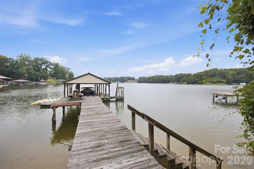 7016 Hyde St, Sherrills Ford, NC, 28673-9723 | Card Image
