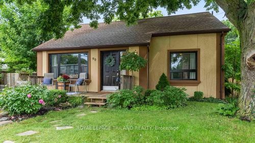 90 Queen St, Dorchester, ON, N0L1G2 | Card Image